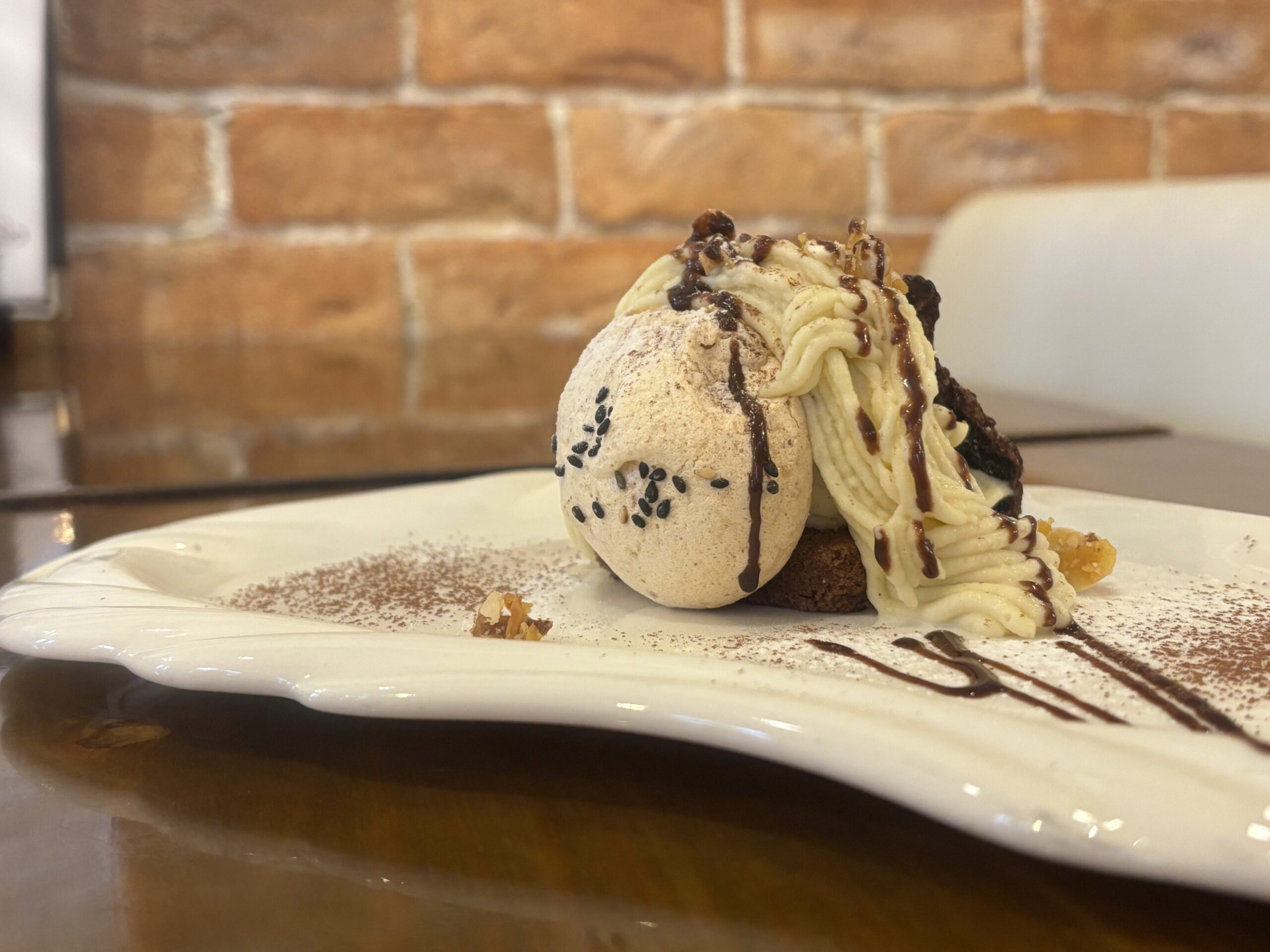 かみかみyaのさつまいものモンブラン。滑らかなさつまいもクリームと香ばしいメレンゲの秋スイーツ。