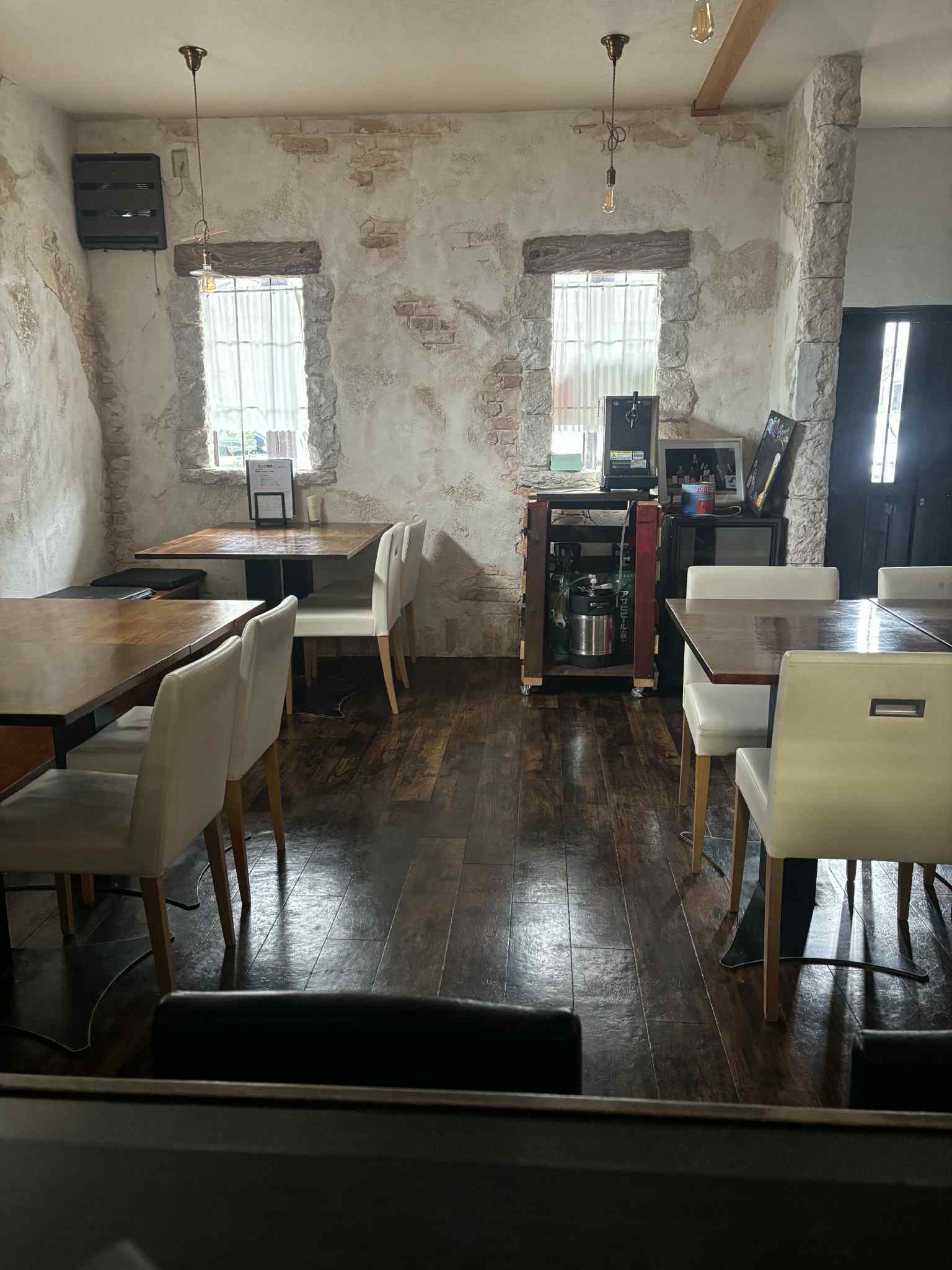 埼玉県飯能 ご褒美 レストラン かみかみya 落ち着いた店内の様子